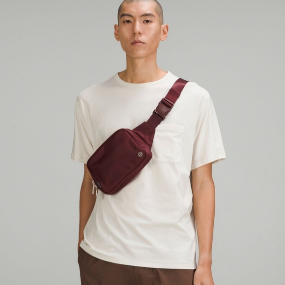 NWT LULULEMON EVERYWHERE BELT BAG LARGE 2L MERLOT - Picture 4 of 5